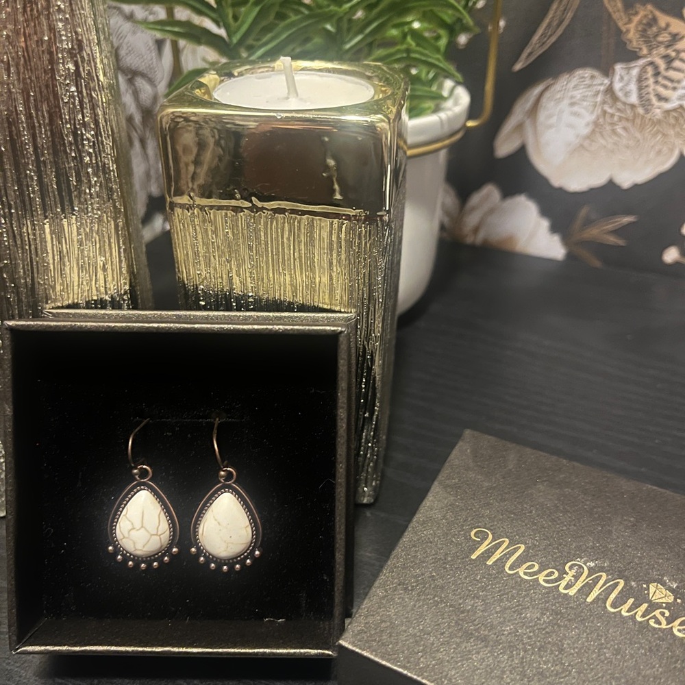 Meet Muse White Teardrop Earrings